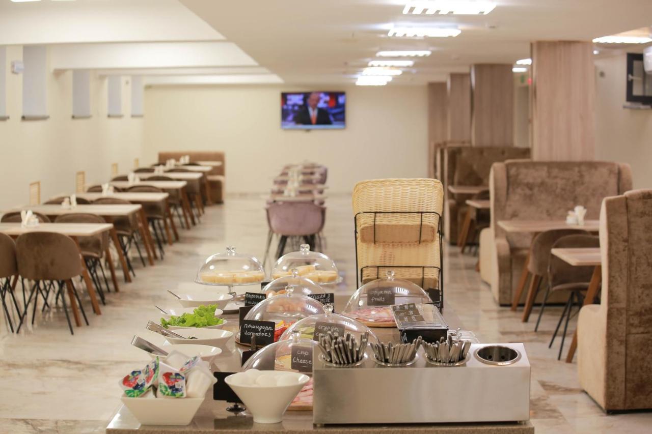 Infinity Plaza Block 1 Hotel Atirau Kültér fotó
