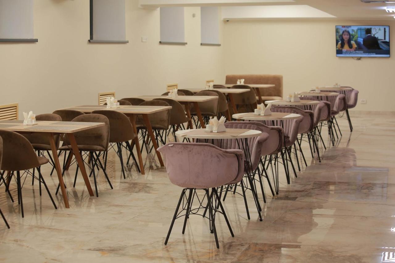 Infinity Plaza Block 1 Hotel Atirau Kültér fotó