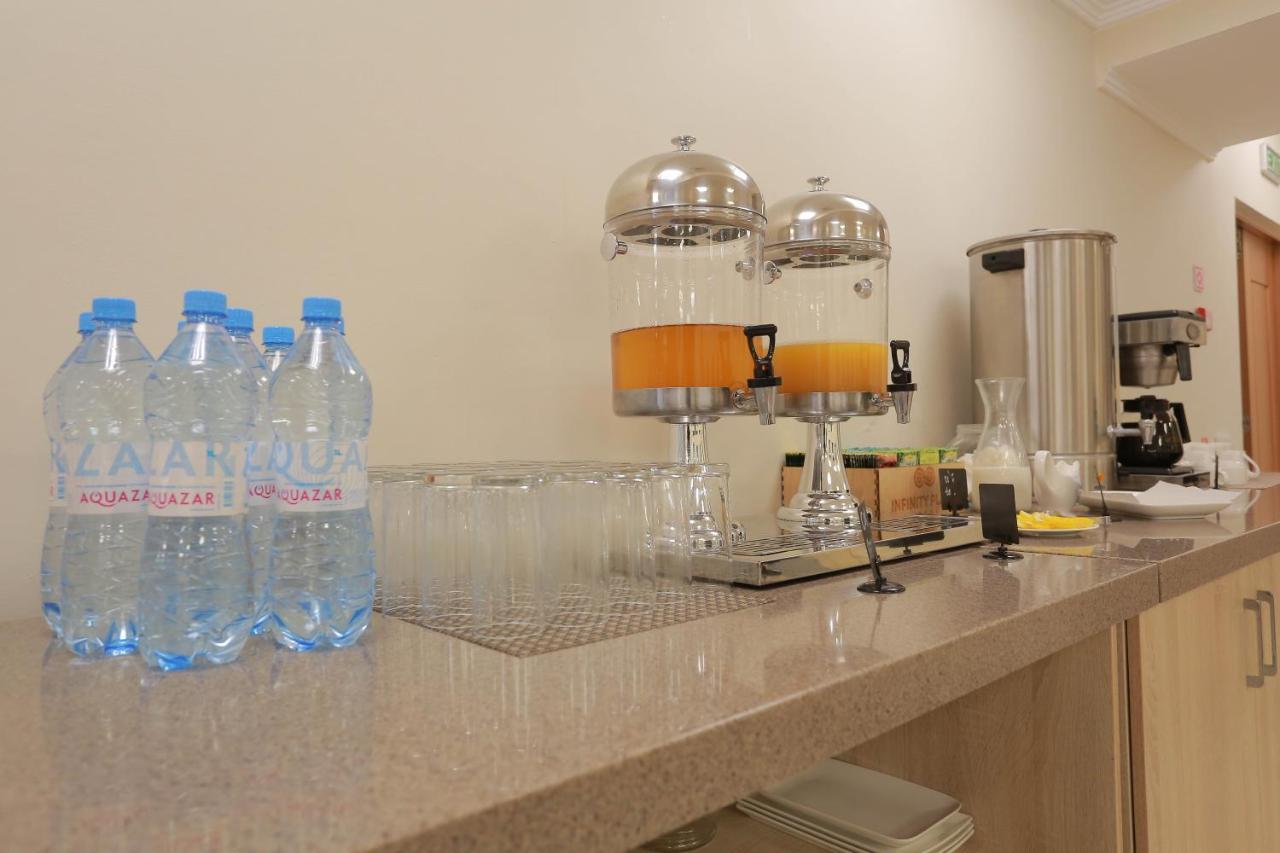 Infinity Plaza Block 1 Hotel Atirau Kültér fotó