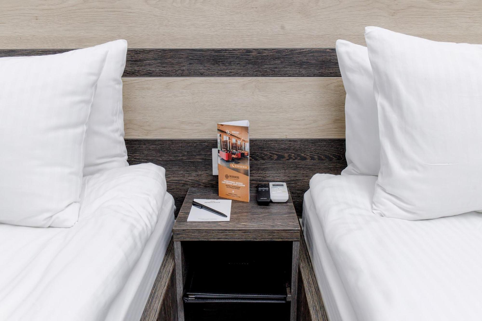 Infinity Plaza Block 1 Hotel Atirau Kültér fotó