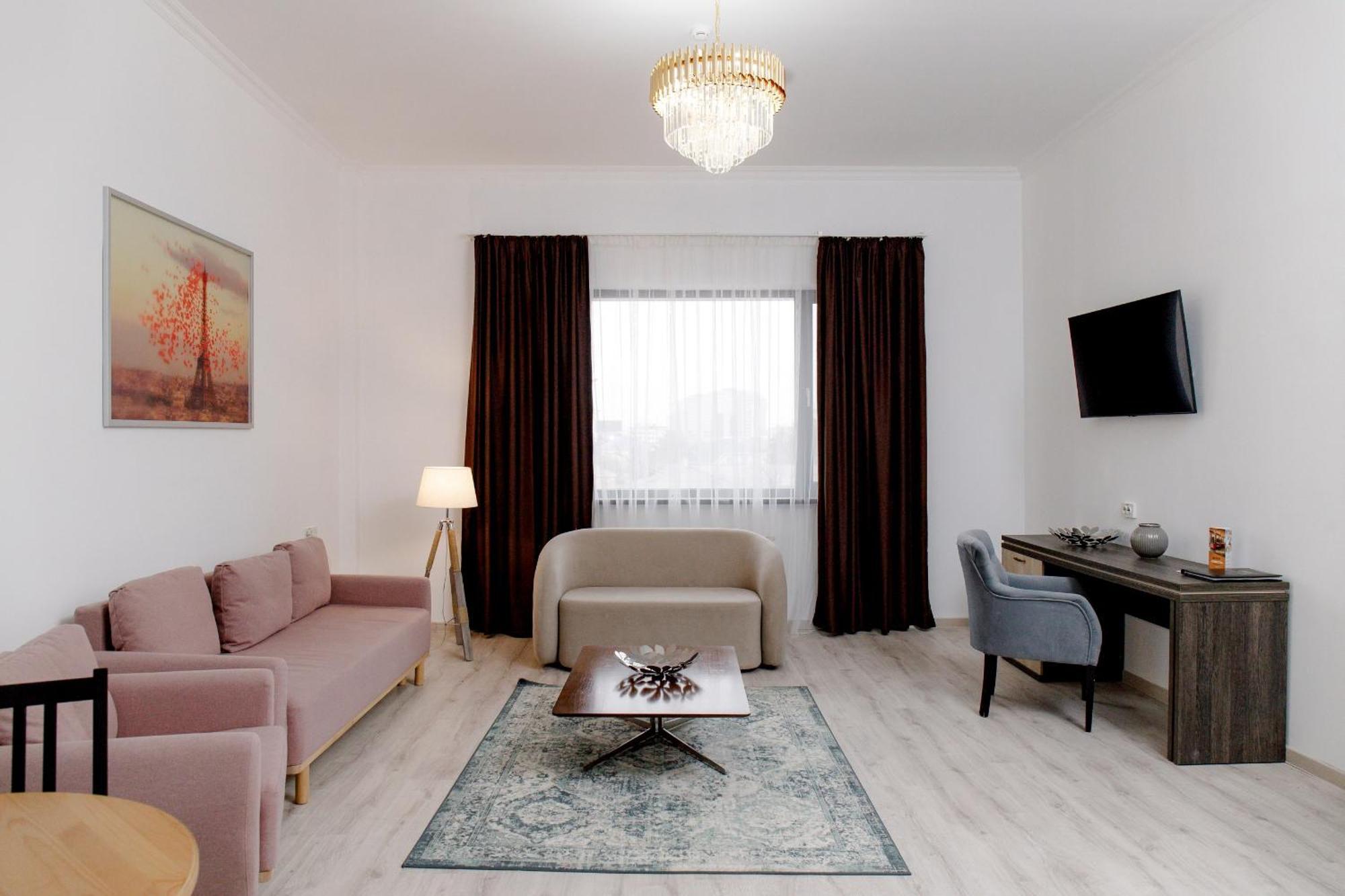 Infinity Plaza Block 1 Hotel Atirau Kültér fotó