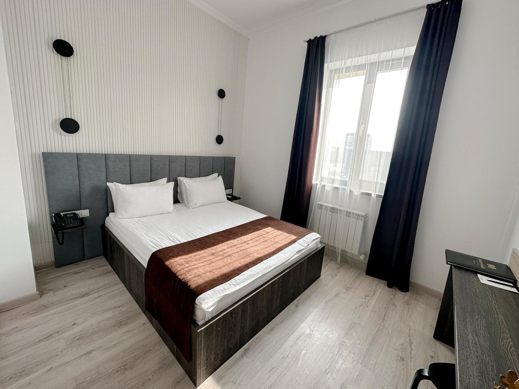 Infinity Plaza Block 1 Hotel Atirau Kültér fotó