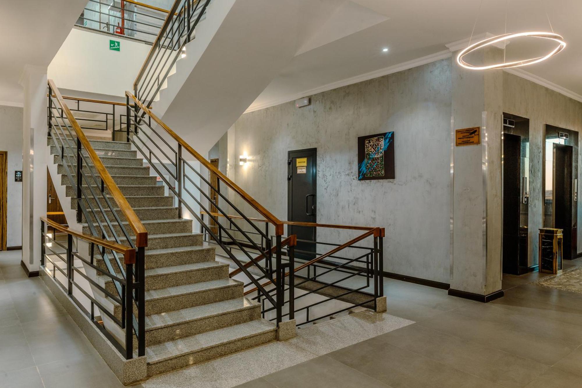 Infinity Plaza Block 1 Hotel Atirau Kültér fotó